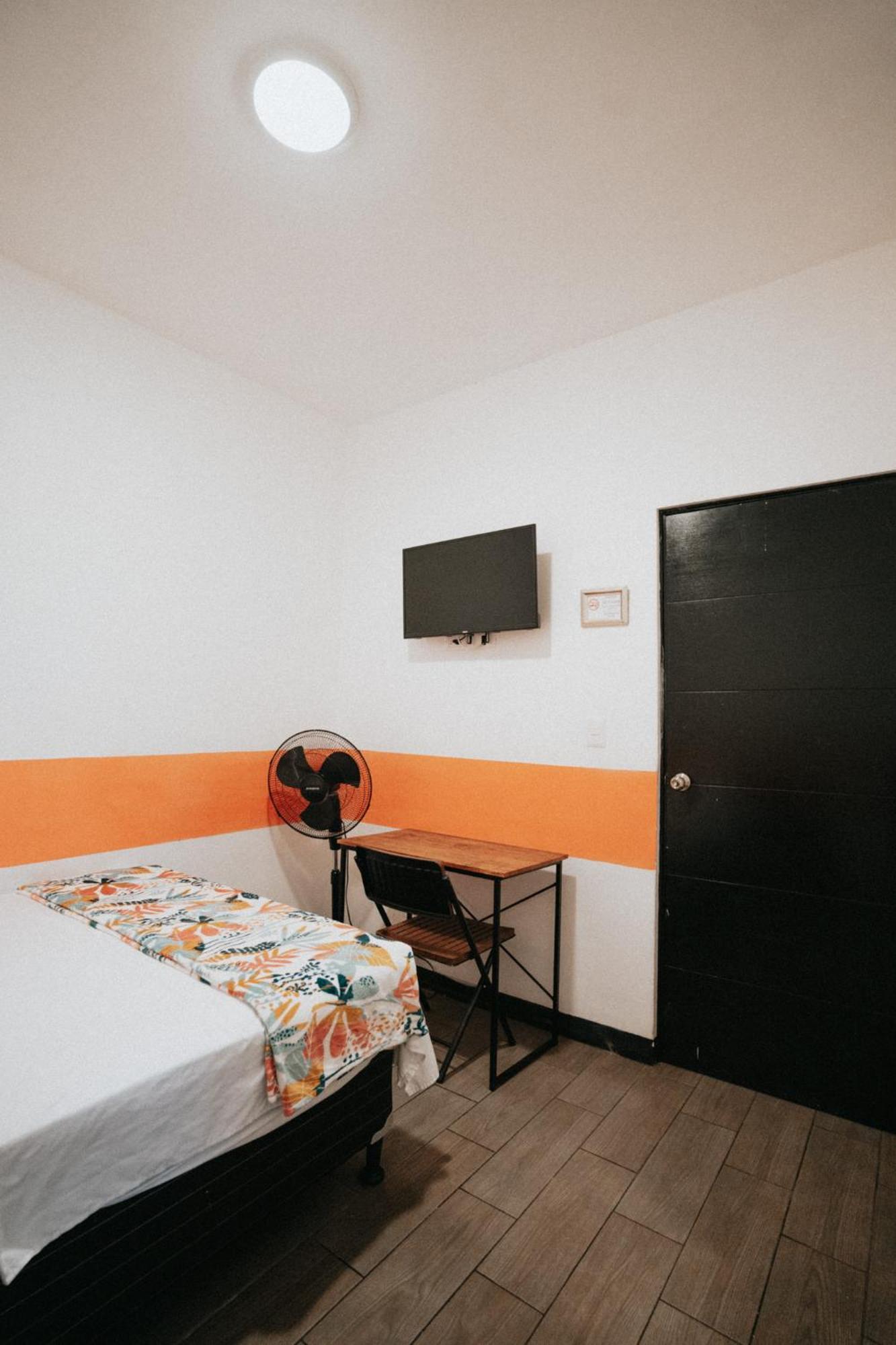 Tequila Sunrise Hostel Guatemala City Luaran gambar