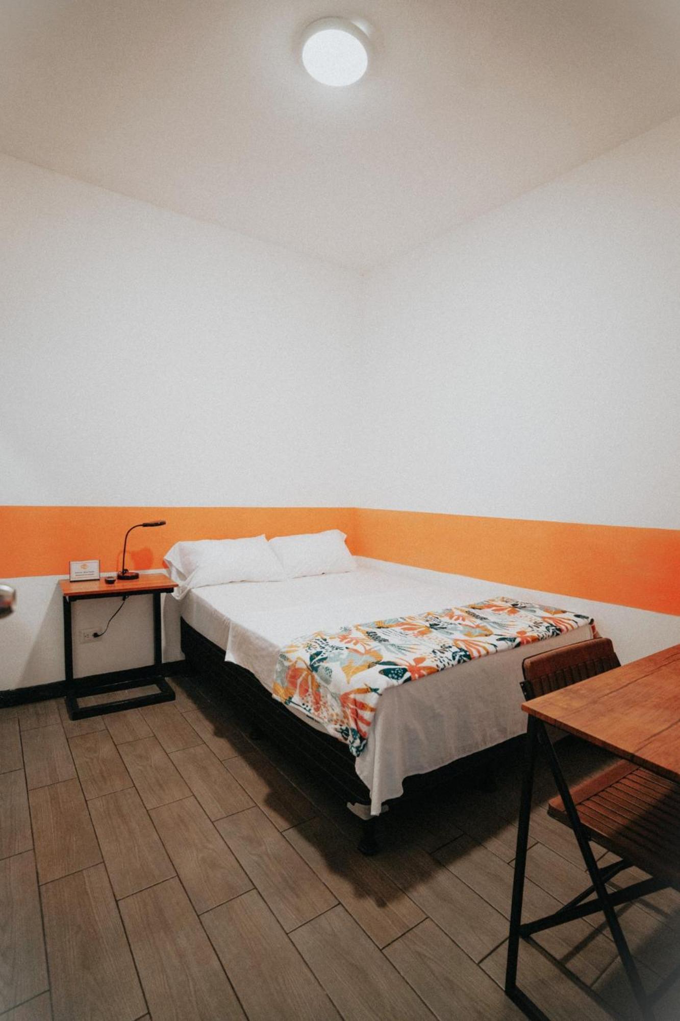 Tequila Sunrise Hostel Guatemala City Luaran gambar