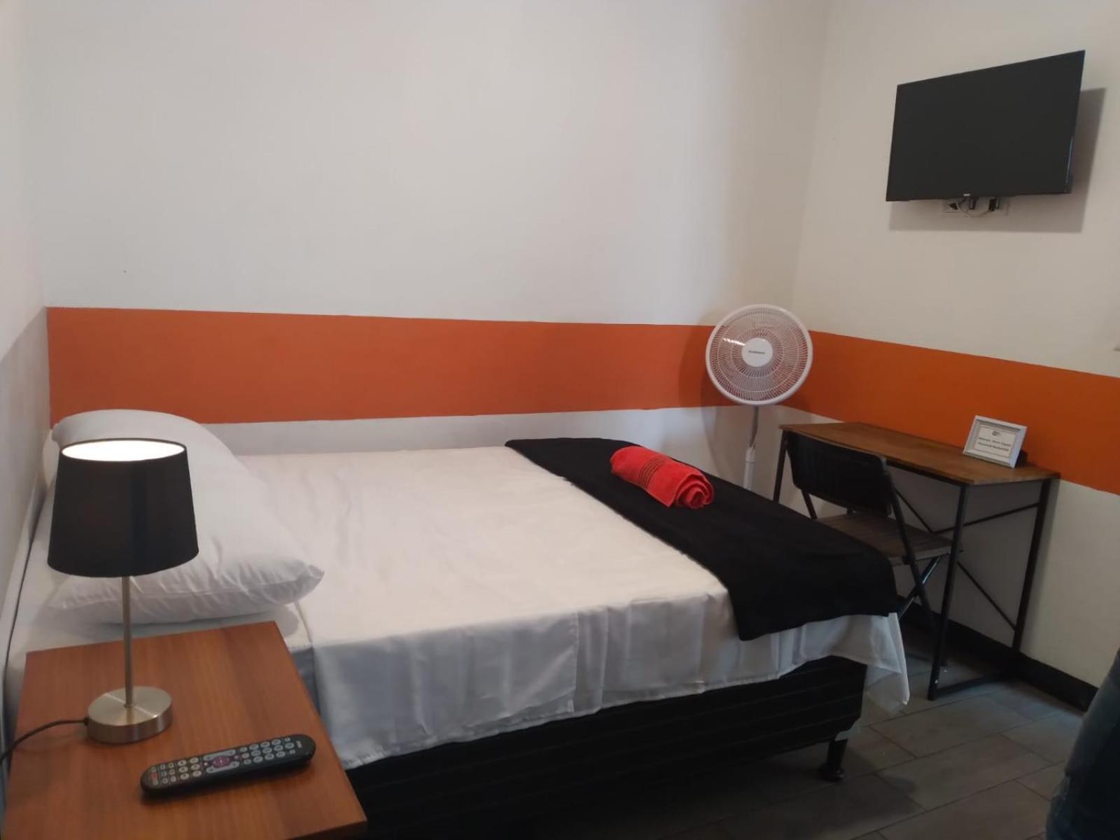 Tequila Sunrise Hostel Guatemala City Luaran gambar